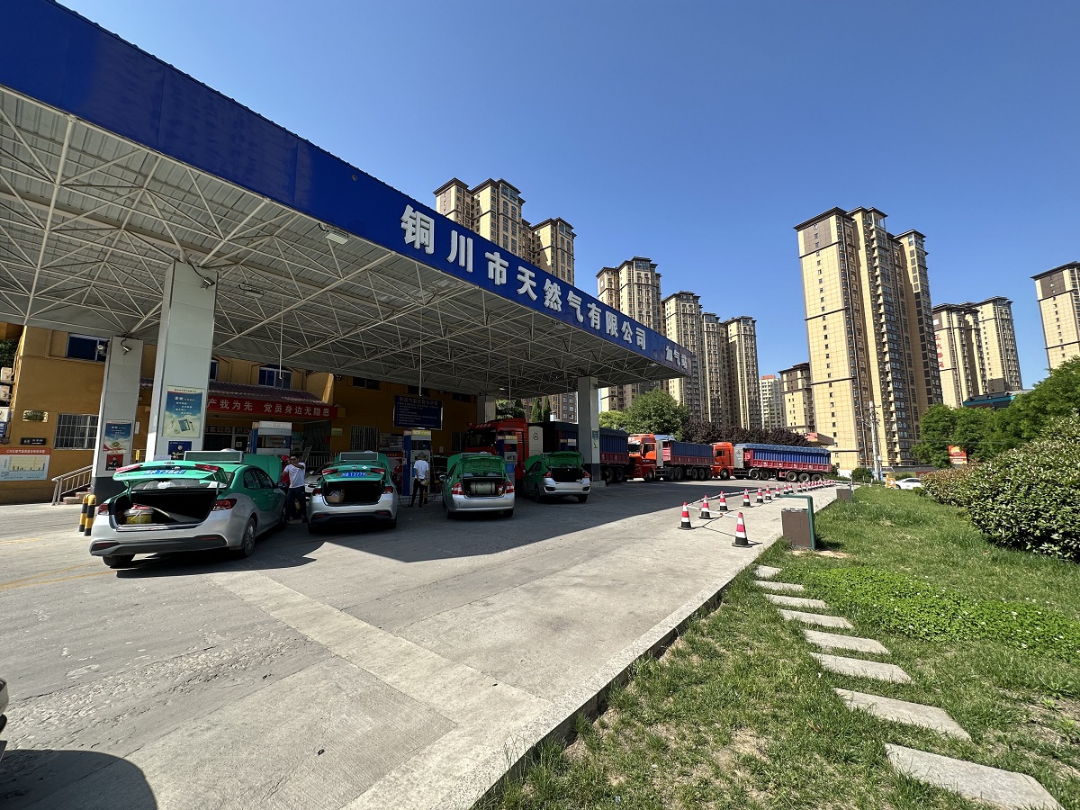科學(xué)調度，用戶(hù)有序錯峰加氣。.jpg